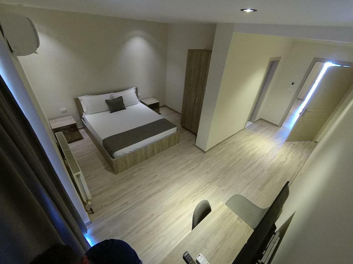 Hotel Vila Nino Berat Exteriör bild