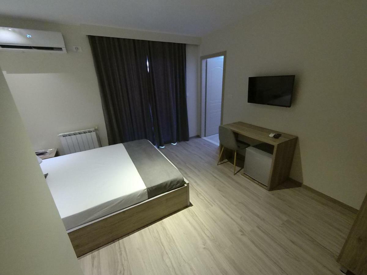 Hotel Vila Nino Berat Exteriör bild