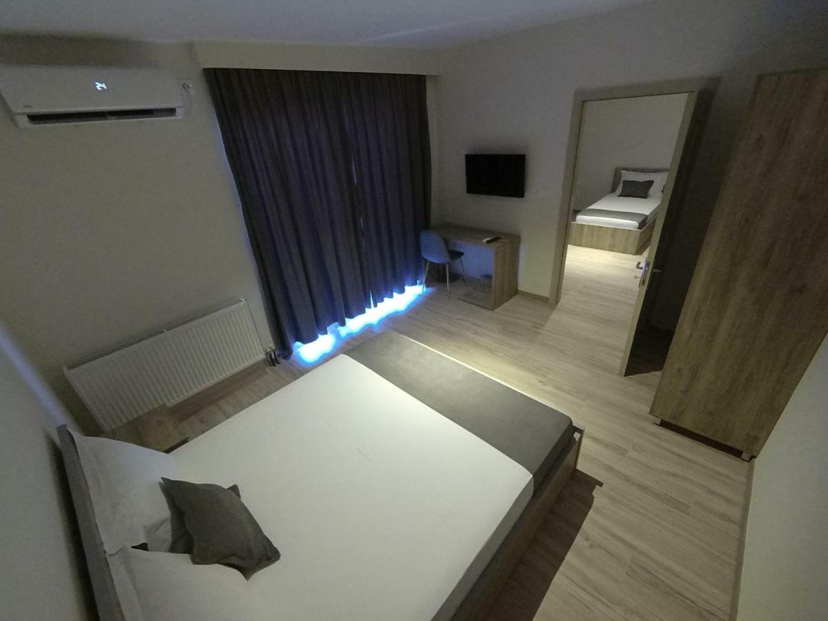 Hotel Vila Nino Berat Exteriör bild