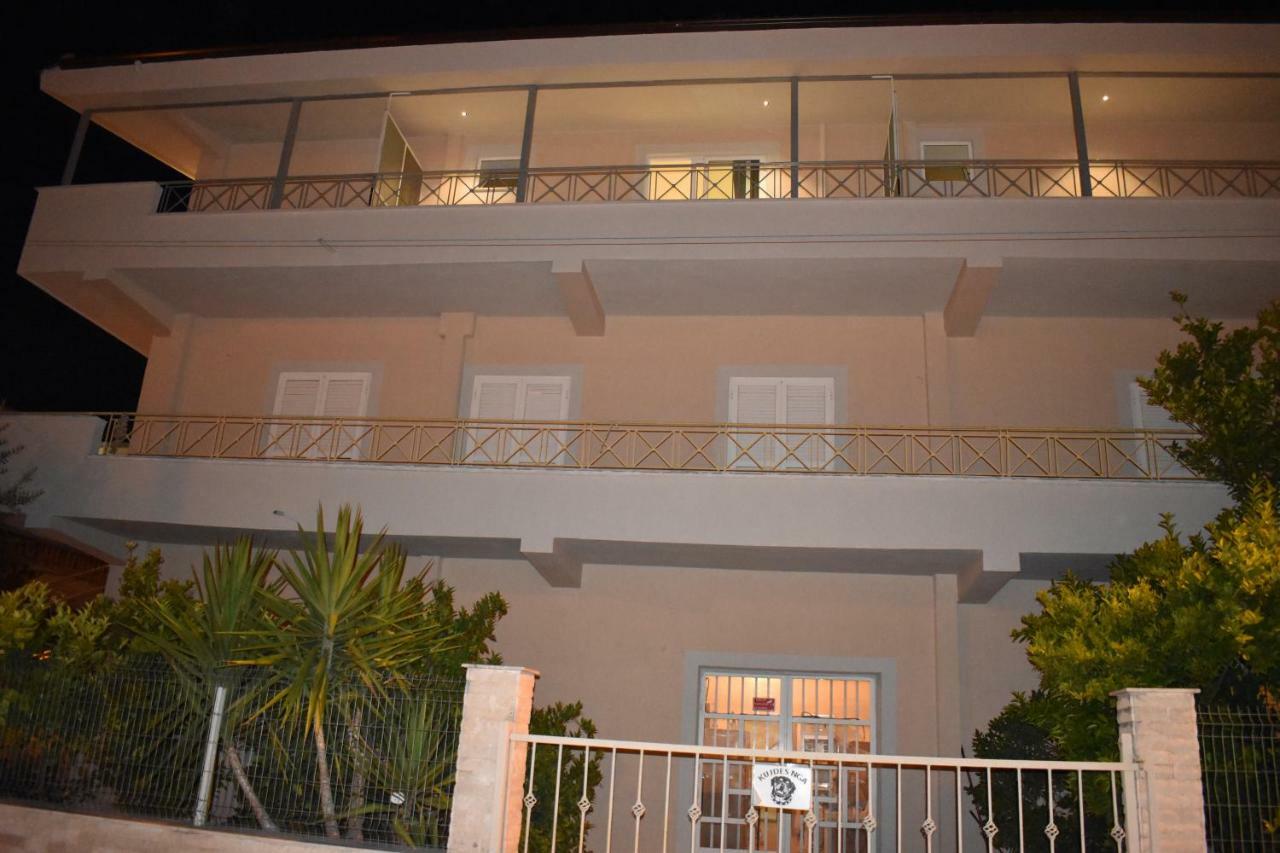 Hotel Vila Nino Berat Exteriör bild
